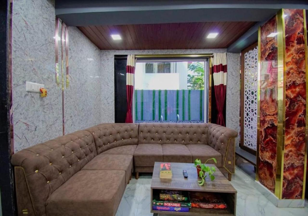 Tatva Villa , ロナバラ エクステリア 写真