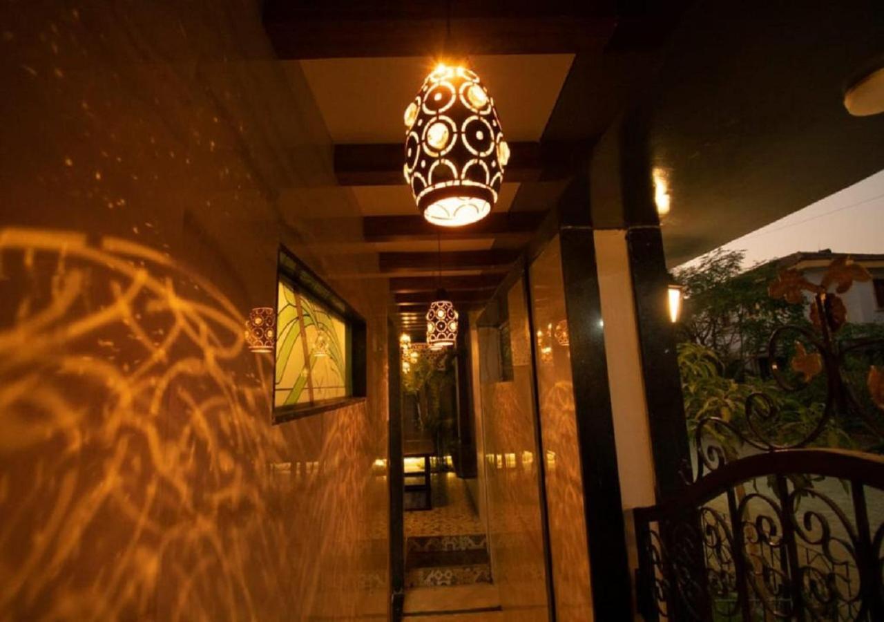 Tatva Villa , ロナバラ エクステリア 写真