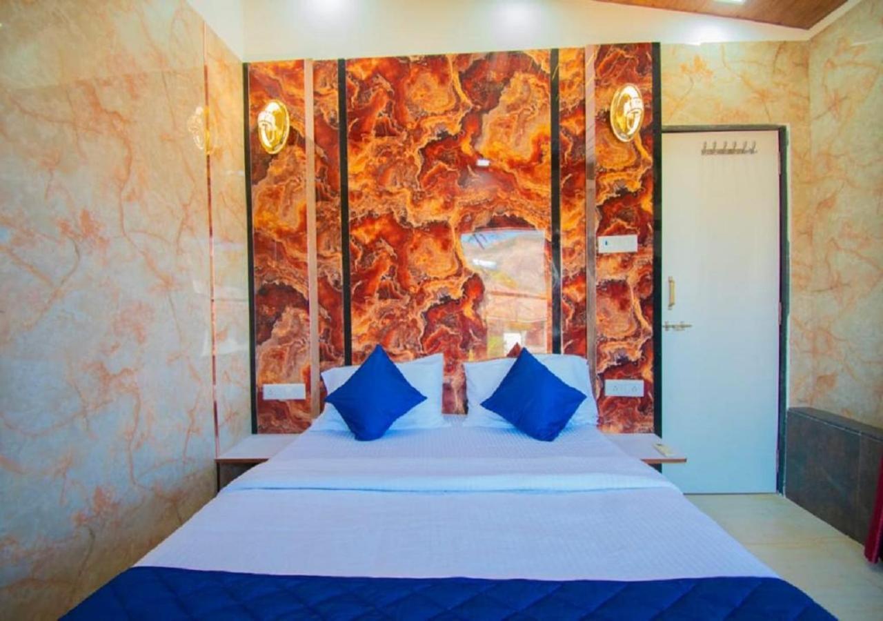 Tatva Villa , ロナバラ エクステリア 写真